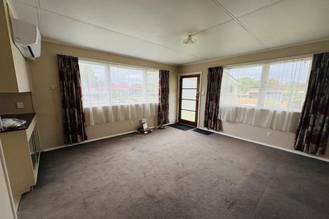 Photo of property in 80a Wikiriwhi Crescent, Awapuni, Palmerston North, 4412