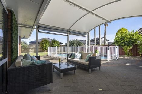 Photo of property in 21 Perotti Place, Conifer Grove, Takanini, 2112