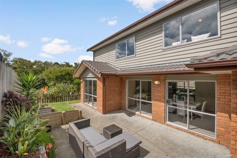 Photo of property in 10 Barnacle Rise, Red Beach, 0932