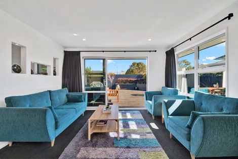 Photo of property in 16 Whitau Place, Marshland, Christchurch, 8083