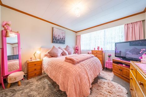 Photo of property in 1/27 Larchmont Grove, Totara Park, Upper Hutt, 5018