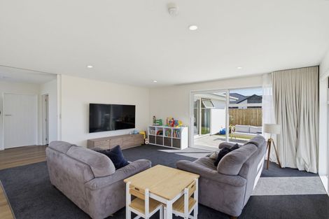 Photo of property in 37 Henshaw Street, Woodend, 7610