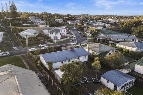 Photo of property in 22 Sarona Avenue, Glen Eden, Auckland, 0602