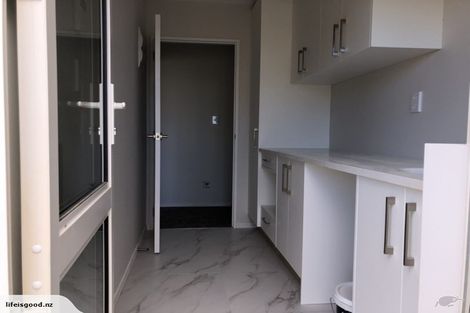 Photo of property in 5a Taurus Crescent, Beach Haven, Auckland, 0626