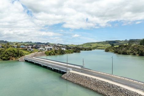 Photo of property in 70 Omahina Street, Raglan, 3225