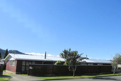 Photo of property in 15 Weka Grove, Elderslea, Upper Hutt, 5018