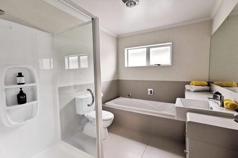 Photo of property in 106 Flat Bush School Road, Flat Bush, Auckland, 2019