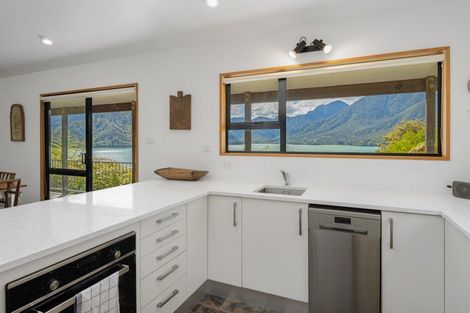 Photo of property in 672 Moetapu Bay Road, Moetapu Bay, Picton, 7282