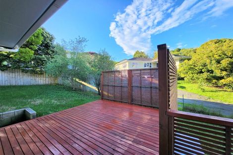Photo of property in 34 Camelot Place, Glenfield, Auckland, 0629