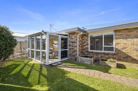 Photo of property in 1/17 Clemow Road, Fitzroy, New Plymouth, 4312