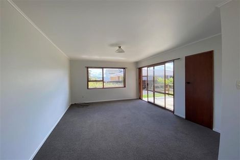 Photo of property in 2/107 Donovan Street, Blockhouse Bay, Auckland, 0600