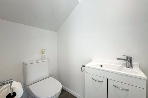 Photo of property in 11 Ngae Place, Mangere East, Auckland, 2024