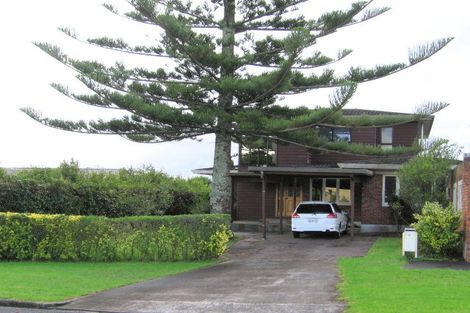 Photo of property in 12 Lynton Road, Bucklands Beach, Auckland, 2012