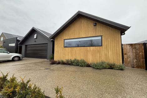 Photo of property in 28 Spur Ridge Rise, Jacks Point, 9371