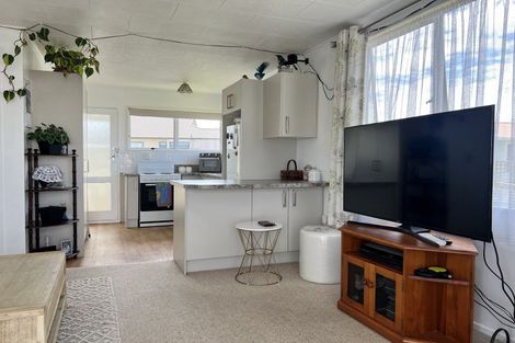 Photo of property in 8 Mccallum Street, Dannevirke, 4930