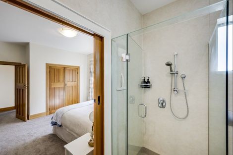 Photo of property in 8 George Street, Hospital Hill, Napier, 4110