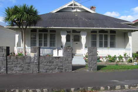 Photo of property in 16 Shoal Bay Road, Devonport, Auckland, 0624