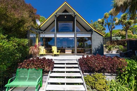 Photo of property in 5 Te Ara Crescent, Diamond Harbour, Lyttelton, 8971