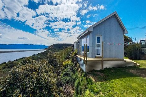 Photo of property in 41 Bluecliffs Beach Road, Papatotara, Tuatapere, 9691