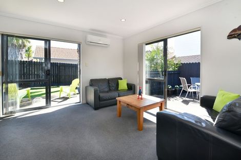 Photo of property in 15 Te Ruru Way, Stanmore Bay, Whangaparaoa, 0932