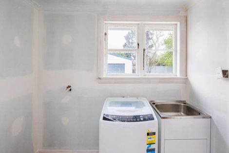 Photo of property in 16 Avon Terrace, Roslyn, Palmerston North, 4414