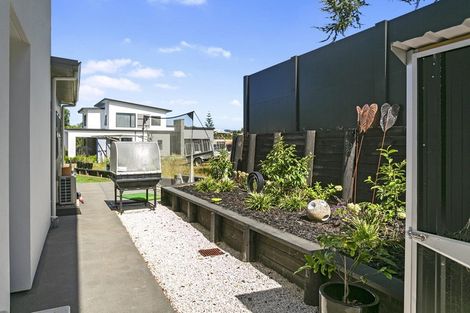 Photo of property in 6 Ada Close, Cambridge, 3434