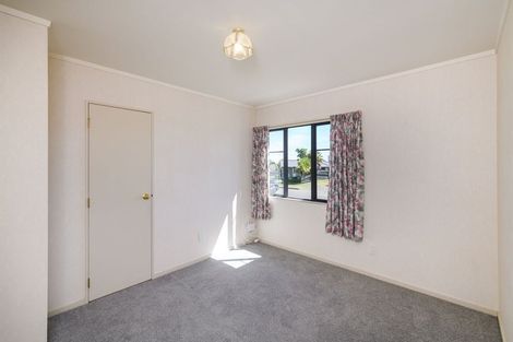 Photo of property in 1 Logan Place, Kelvin Grove, Palmerston North, 4414