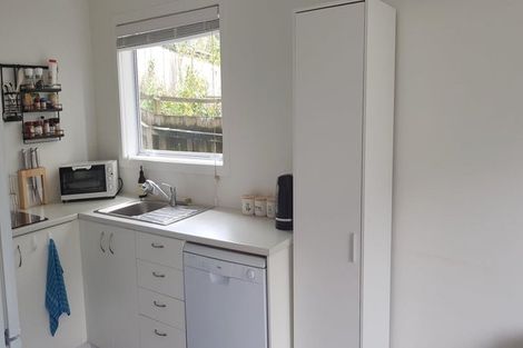 Photo of property in 7 Merville Avenue, Te Atatu South, Auckland, 0610