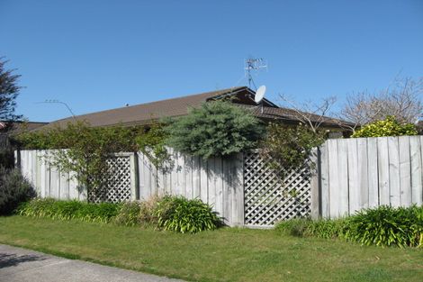 Photo of property in 18 College Drive, Paraparaumu, 5032