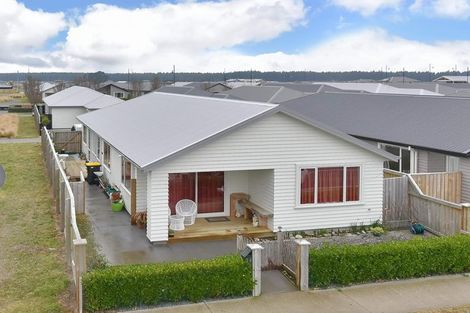 Photo of property in 26 Solander Road, Pegasus, 7612