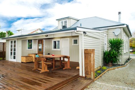 Photo of property in 27 Disraeli Street, Gisborne, 4010