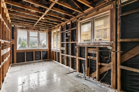 Photo of property in 4 Amundsen Grove, Stokes Valley, Lower Hutt, 5019