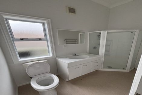 Photo of property in 121 Kelburn Parade, Kelburn, Wellington, 6012