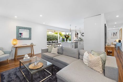 Photo of property in 15a Alberta Street, Point Chevalier, Auckland, 1022