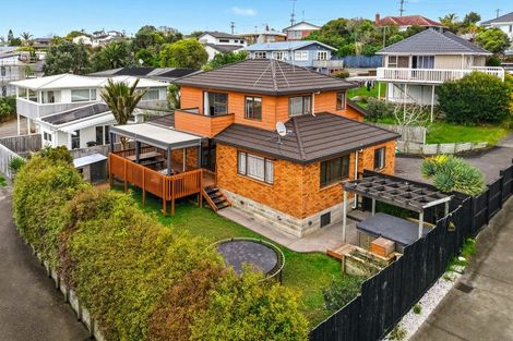 Photo of property in 2/121 Forrest Hill Road, Forrest Hill, Auckland, 0620