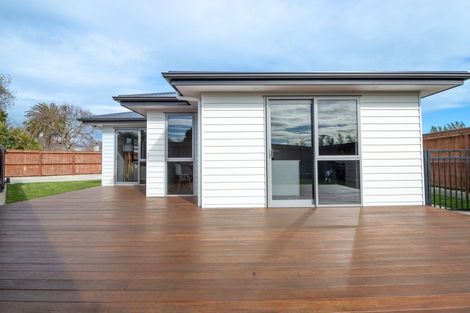 Photo of property in 2 Seddon Street, Takaro, Palmerston North, 4412
