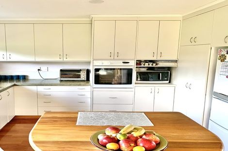 Photo of property in 28 Leeton Drive, Waipukurau, 4200