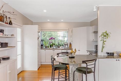 Photo of property in 17 Zion Road, Birkenhead, Auckland, 0626