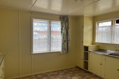 Photo of property in 13 Goldsmith Crescent, Levin, 5510