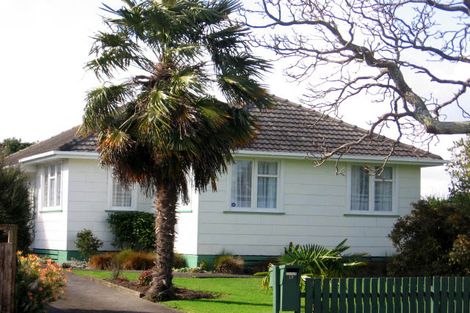 Photo of property in 17 Cardiff Street, Awapuni, Palmerston North, 4412