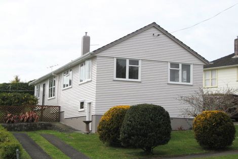 Photo of property in 90 Cook Street, Marfell, New Plymouth, 4310