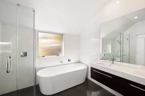 Photo of property in 29 Whitby Road, Britannia Heights, Nelson, 7010
