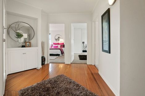 Photo of property in 1/332 East Coast Road, Sunnynook, Auckland, 0632