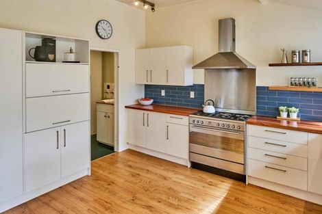 Photo of property in 9 Mahoe Street, Eastbourne, Lower Hutt, 5013