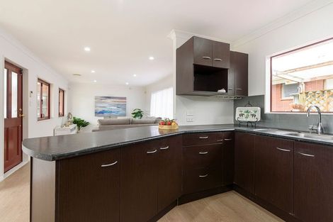 Photo of property in 28 Boundary Road, Blockhouse Bay, Auckland, 0600