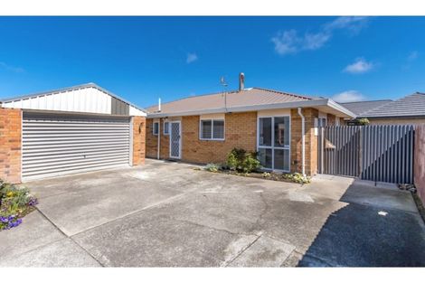Photo of property in 2/139 Gilberthorpes Road, Hei Hei, Christchurch, 8042