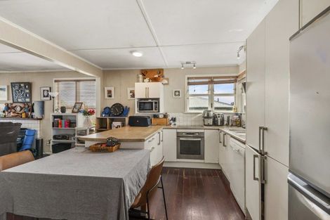 Photo of property in 56 Fairview Road, Western Heights, Rotorua, 3015