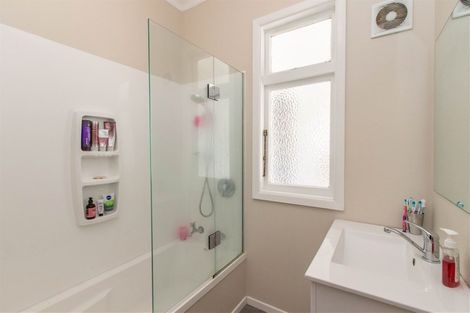 Photo of property in 10 Mahoe Street, Inglewood, 4330