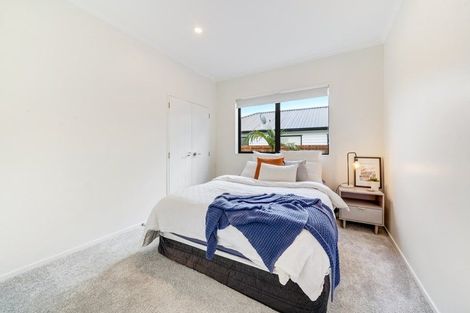 Photo of property in 102 Twin Parks Rise, Papakura, 2110