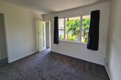 Photo of property in 4/215 Swanson Road, Henderson, Auckland, 0610